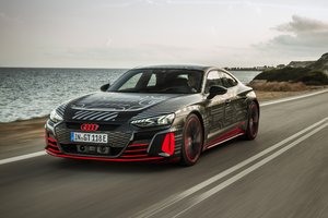 Обои на рабочий стол: 2020, Audi, RS e-Tron GT Prototype, движение, дорога, Купе