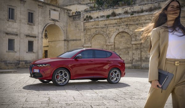 Обои на рабочий стол: 2023, alfa romeo, Alfa Romeo Tonale Tributo Italiano, Plug-in Hybrid Q4, Tonale Tributo Italiano, Альфа Ромео