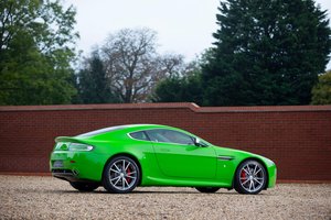 Обои на рабочий стол: 2010, Aston Martin V8, Aston Martin V8 Vantage, Coupe, V8 Vantage Race Collection 007 of 007, Vantage