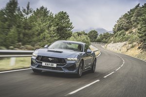 Обои на рабочий стол: ford, Ford Mustang GT, mustang