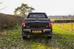 Обои на рабочий стол: 2020, Arctic Trucks, AT35, D-Max, Isuzu, UK version, корма, пикап, черный