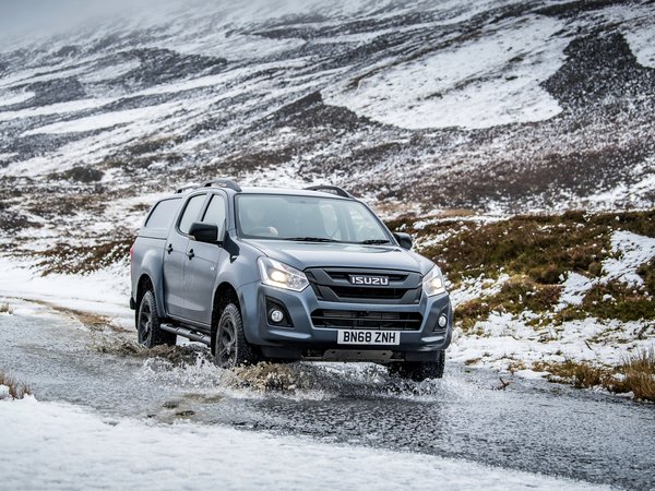 2018, D-Max, Huntsman, Isuzu, UK version, пикап, ручей, склон, снег