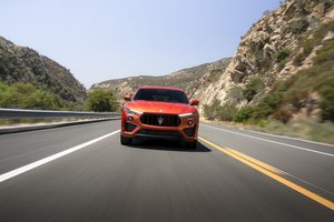 Обои на рабочий стол: Drive, Levante, maserati, Maserati Levante Trofeo