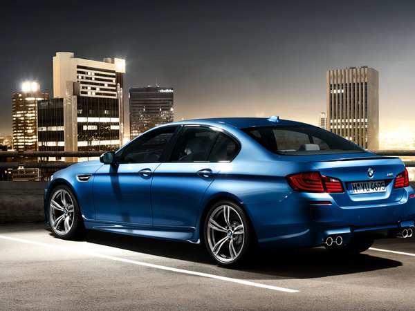 BMW, f10, парковка, синий