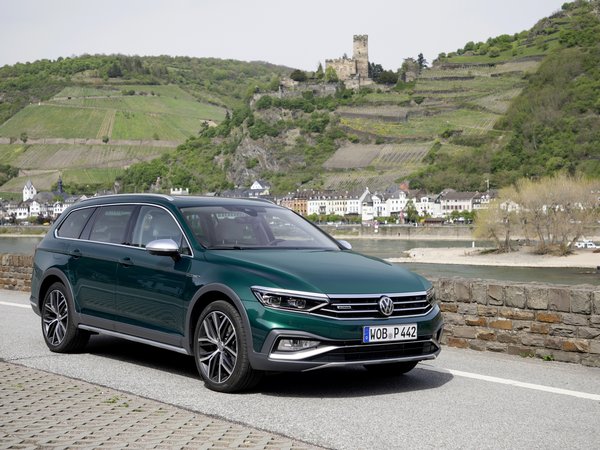 2019, Alltrack, Passat, Volkswagen, тёмно-зелёный, универсал, холмы