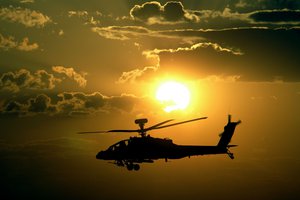 Обои на рабочий стол: apache, helicopter, sunset, вертолёт, закат