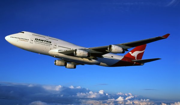 Обои на рабочий стол: 747, airlines, australian, boeing, qantas, the, авиалинии, австралийские, боинг, лайнер