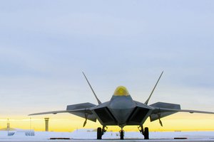 Обои на рабочий стол: f22, raptor, истребитель