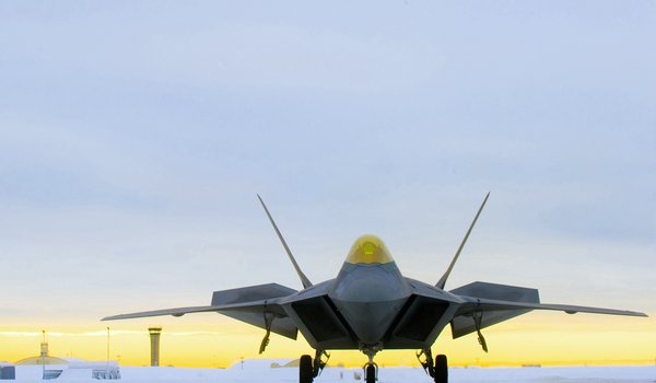 Обои на рабочий стол: f22, raptor, истребитель