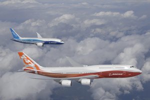 Обои на рабочий стол: 747, 787, boeing, dreamliner, intercontinental, боинг, высота, небо, облака, полет, самолёт, самолёты