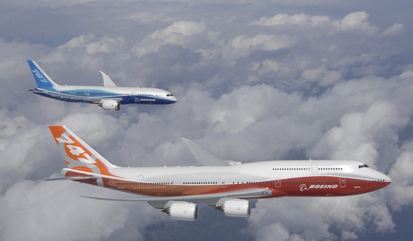 Обои на рабочий стол: 747, 787, boeing, dreamliner, intercontinental, боинг, высота, небо, облака, полет, самолёт, самолёты