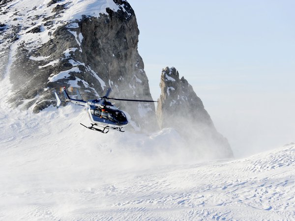 ec145, eurocopter, вертолёт, горы, зима, полет, скалы, склон, снег, фото