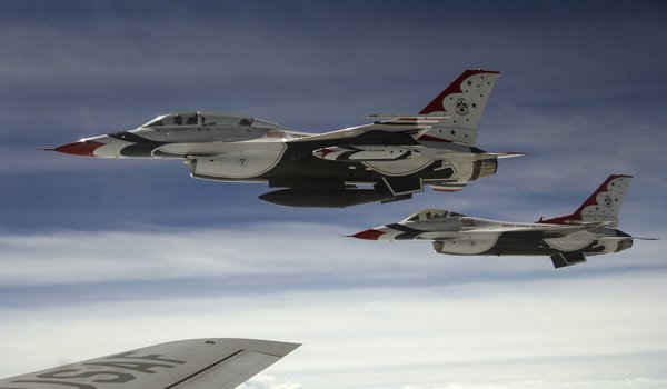 Обои на рабочий стол: dynamics, f-16, falcon, fighting, general, thunderbirds, истребитель