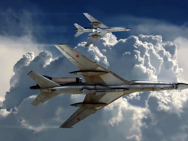 aircraft, баки, небо, облака, поворот, ракеты, ту-22