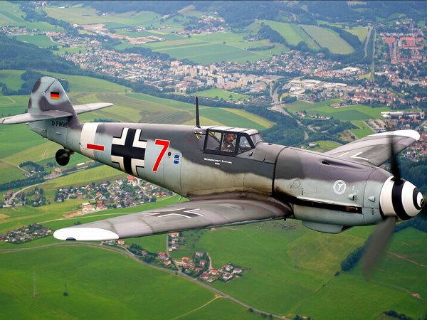 Messerschmitt Bf.109, город, земля, истребитель, Мессершмитт Вf 109, небо, немецкий, одноместный, периода Второй мировой войны, поля, самолёт