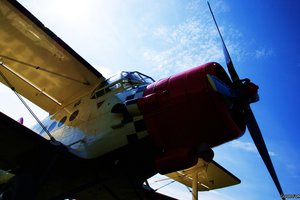 Обои на рабочий стол: ан 10, аэроплан, небо, пропеллер