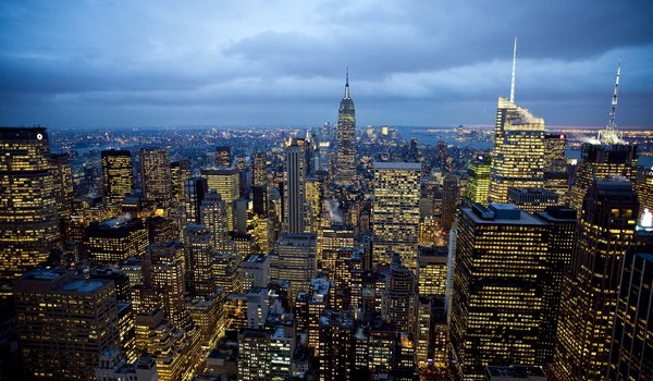 Обои на рабочий стол: new york city, rockefeller center, америка, города, дома, дороги, небоскребы, ночь, нью-йорк, огни, окна, свет