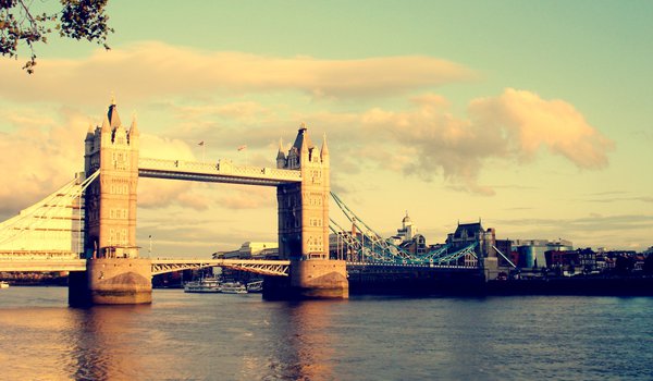 Обои на рабочий стол: великобритания, вода, город, лондон, мост, небо, река, свет, солнце, тауэрский мост, темза, цвета
