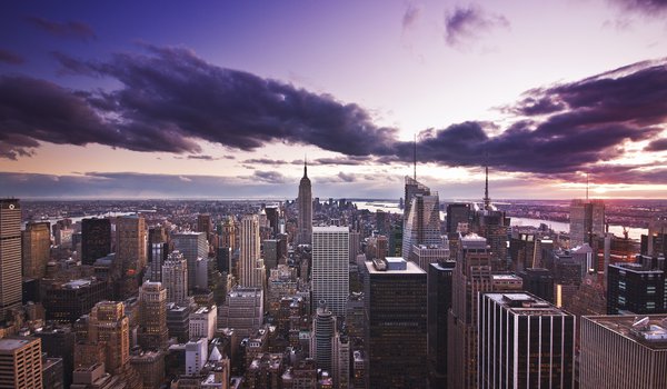 Обои на рабочий стол: u.s.a., вечер, вечерние города, города, дома, небо, небоскребы, нью-йорк usa, облака, сумерки, сша, фотографии городов