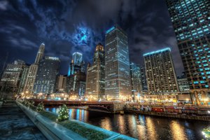 Обои на рабочий стол: chicago, u.s.a., usa, америка, вода, город, канал, ночь, огни, отражение, сша, чикаго, штаты
