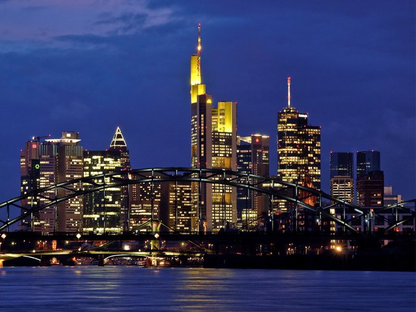 frankfurt-am-main, germany, вечер, германия, мегаполис, мост, небоскребы, подсветка, река, франкфурт-на-майне