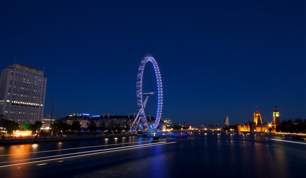 Обои на рабочий стол: capital, england, great britain, london, london eye, англия, архитектура, великобритания, вечер, здания, колесо обозрения, лондон, огни, подсветка, столица, шоссе