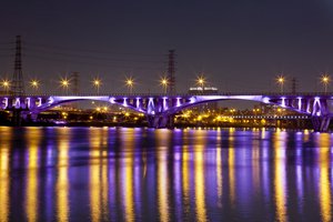 Обои на рабочий стол: bridge, china, city, lights, night, reflection, river, Taipei, Taiwan, китай, мост, ночь, огни, отражение, подсветка, река, Тайбэй, Тайвань