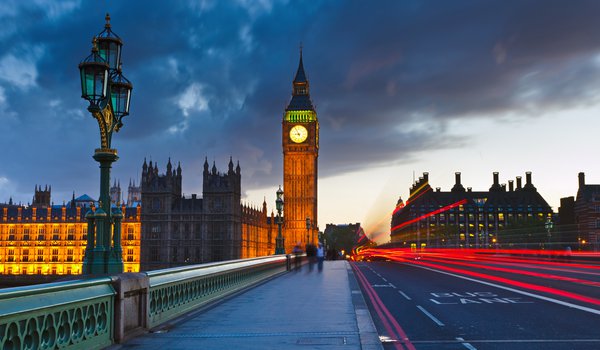 Обои на рабочий стол: Big Ben at night, buildings, city, england, lantern, lights, london, street, англия, Биг Бен ночью, город, зданий, лондон, освещение, уличные, фонарь