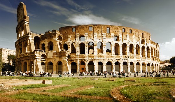 Обои на рабочий стол: colosseum, italy, rome, амфитеатр, италия, колизей, люди, рим