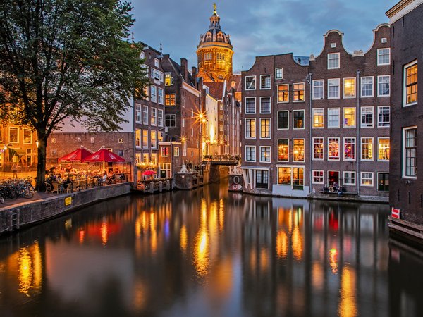 amsterdam, De Wallen, netherlands, амстердам, вечер, Де Валлен, дома, здания, канал, набережная, нидерланды, уличное кафе