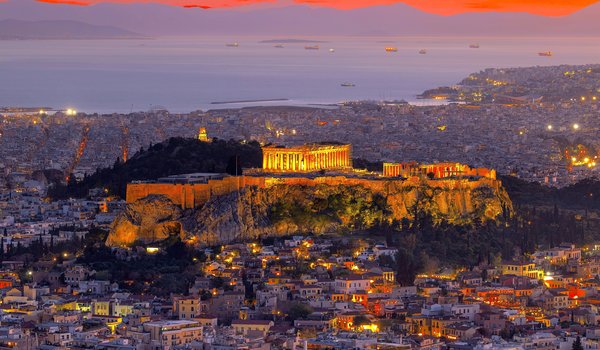 Обои на рабочий стол: acropolis, architecture, Athens, buildings, city, city lights, cityscape, Ed Weatherby, greece, houses, lights, monument, Parthenon, sea, ships, sunset, trees, water