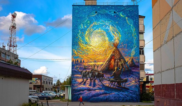 Обои на рабочий стол: buildings, city, clouds, graffiti on the wall, landscape, sky, street, street art, город, граффити на стене, здания, небо, облака, пейзаж, стрит-арт, улица, уличное искусство