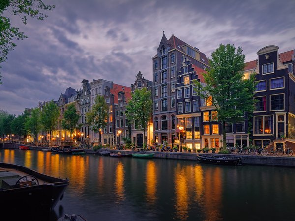амстердам, вечер, голландия, город, дома, здания, канал, лодки, нидерланды, освещение, фонари
