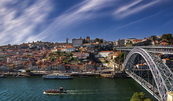 Обои на рабочий стол: Dom Luís I Bridge, Douro River, porto, Portugal, дома, здания, лодка, мост, Понти-ди-Дон-Луиш I, Порту, Португалия, река, Река Дуэро