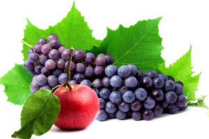 Обои на рабочий стол: apple, grapes, белый фон, виноград, гроздь, листья, яблоко, ягода