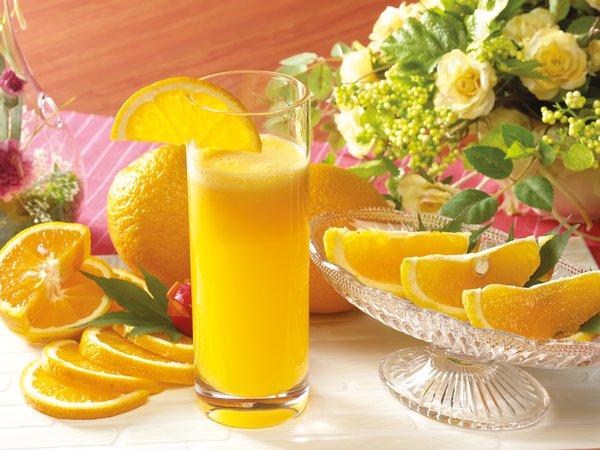 апельсины, сок, стакан, цветы