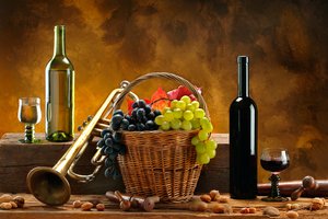 Обои на рабочий стол: белое, вино, виноград, корзина, красное, орехи, труба