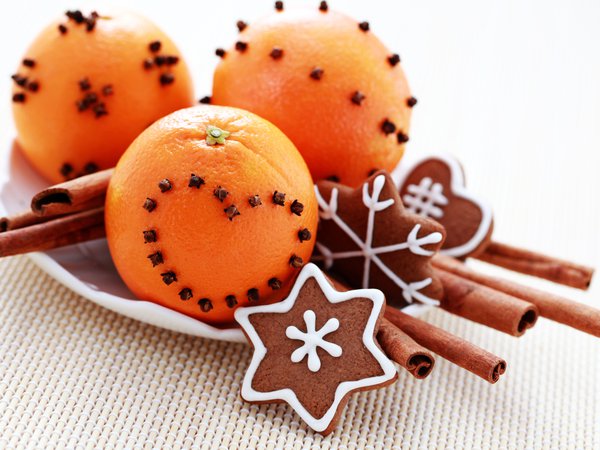апельсины, выпечка, гвоздика, глазурь, десерт, корица, новогоднее, палочки, печенье, пряности, сердце
