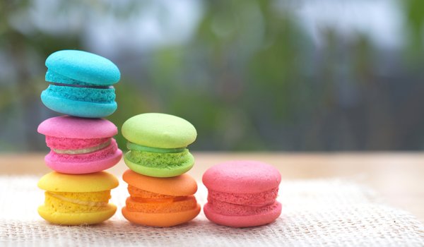 Обои на рабочий стол: bright, colorful, dessert, french, macaron, macaroon, pink, sweet, десерт, макаруны, пирожные, сладкое
