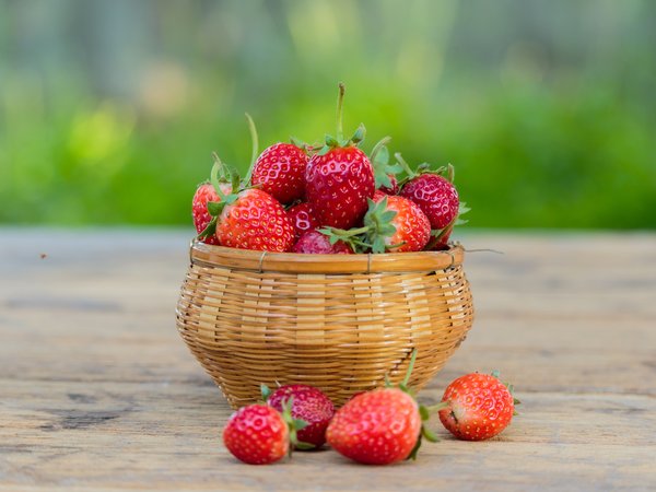 berries, fresh, strawberry, sweet, клубника, ягоды