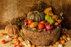Обои на рабочий стол: autumn, harvest, pumpkin, still life, vegetables, натюрморт, овощи, тыква, урожай, фрукты, цветы