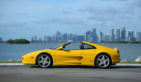 Обои на рабочий стол: F355, ferrari, Ferrari 355 F1 GTS, side view