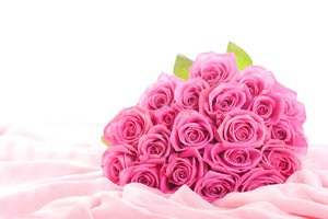 Обои на рабочий стол: hd wallpapers, hd обои, widescreen wallpapers, букет, бутоны, заставки для рабочего стола, листки, лучшие обои для рабочего стола, обои для рабочего стола, обои для рабочего стола бесплатно, обои на рабочий стол, обои скачать бесплатно, розовые розы, розовые цветы, розы, скачать обои, ткань, цветы, шелк, шикарный, широкоформатные обои, широкоэкранные обои