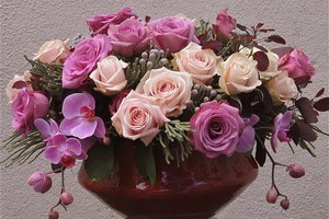 Обои на рабочий стол: ваза, лиловый, орхидеи, розовый, розы, сиреневый, фиолетовый, цветы