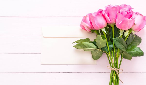 Обои на рабочий стол: flowers, fresh, pink, roses, wood, розовые, розы, цветы