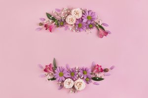 Обои на рабочий стол: composition, Floral, flowers, petals, pink, romantic, roses, лепестки, розовые, розовый фон, розы, цветы