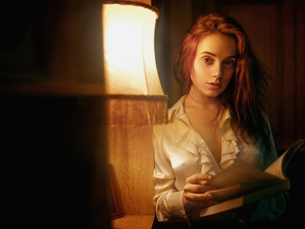 Анастасия Ройф, блузка, взгляд, волосы, девушка, книга, красивая, рыжие, свет