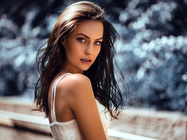 Anatoli Oskin, bare shoulders, blue eyes, bokeh, brunette, Carina Schätz, depth of field, face, girl, lips, lipstick, long hair, looking at camera, looking at viewer, model, mouth, photo, photographer, portrait, tank top