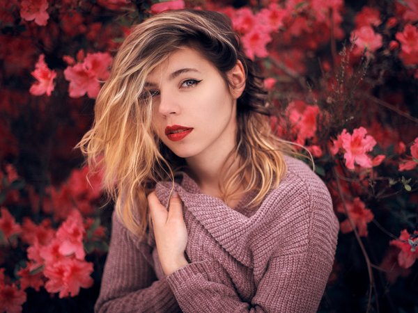 Arnaud Cassagnet, blonde, blue eyes, bokeh, depth of field, face, flowers, girl, hair in face, lips, lipstick, looking at camera, looking at viewer, model, mouth, photo, photographer, portrait, red lipstick, sweater