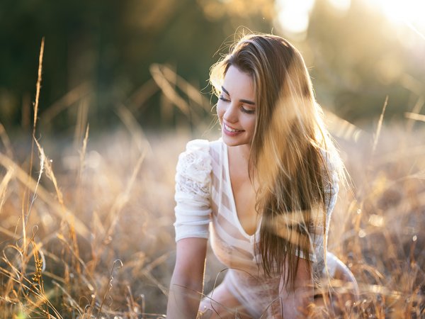 Christopher Rankin, девушка, длинные волосы, лицо, настроение, трава, улыбка